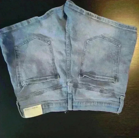 Kendall & Kylie Denim Jean Shorts size 13/31 #271 - Picture 2 of 2